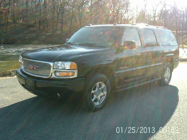 GMC Yukon XL 2005 photo 1