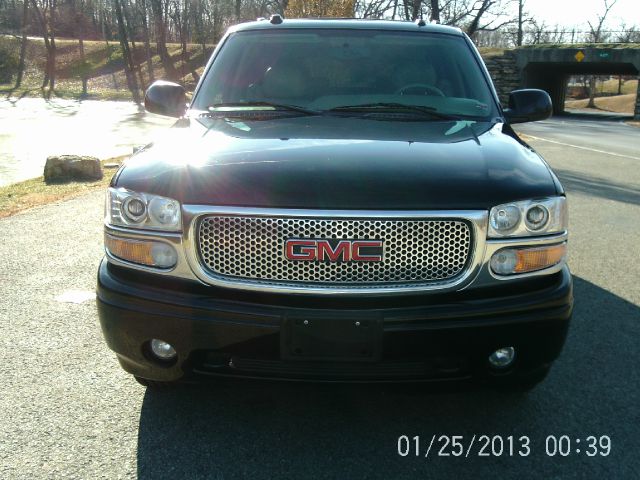GMC Yukon XL 2005 photo 3