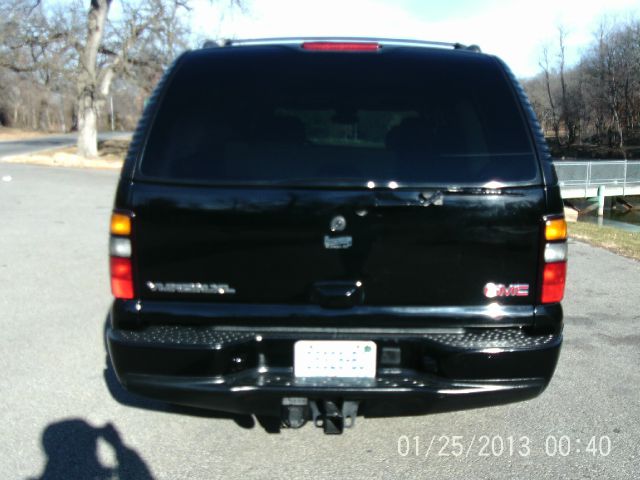 GMC Yukon XL 2005 photo 4