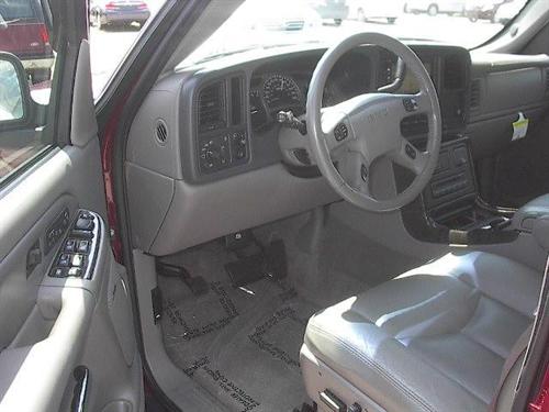 GMC Yukon XL 2005 photo 2