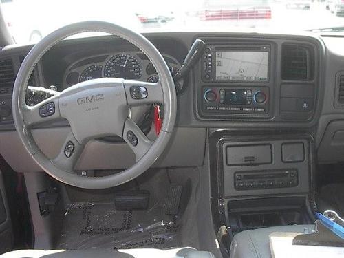 GMC Yukon XL 2005 photo 4