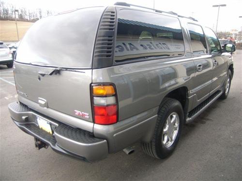 GMC Yukon XL 2005 photo 2