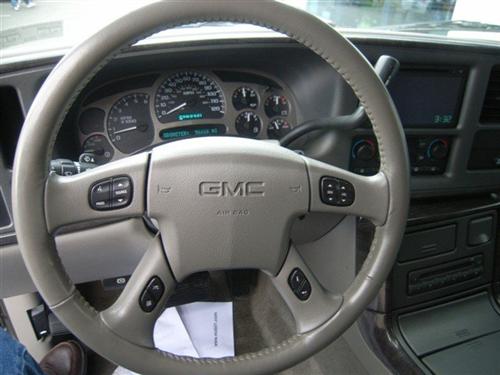 GMC Yukon XL 2005 photo 4