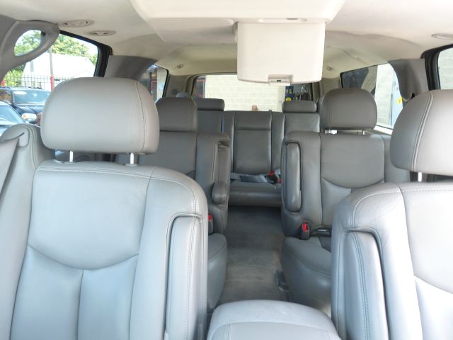 GMC Yukon XL 2005 photo 4