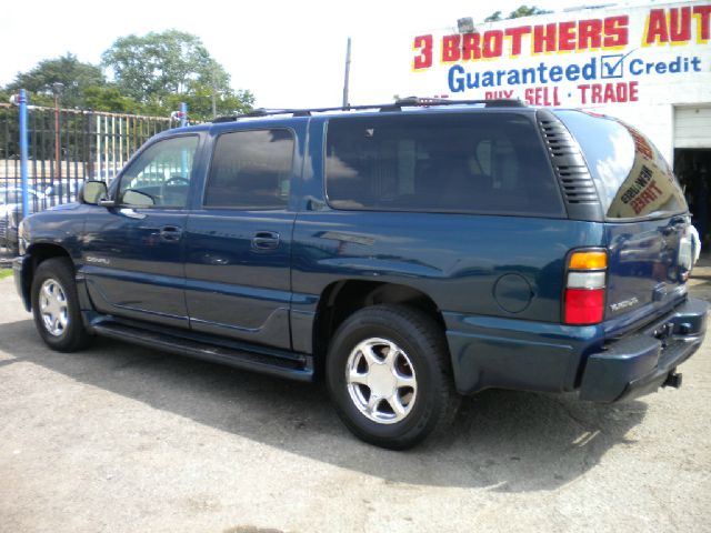 GMC Yukon XL 2005 photo 1