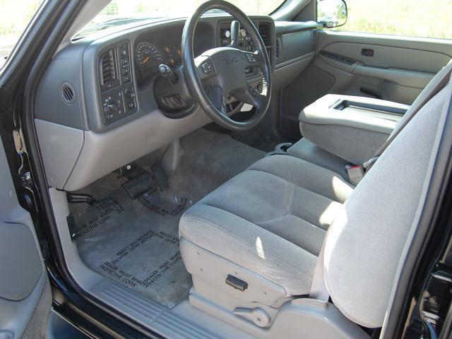 GMC Yukon XL 2005 photo 2