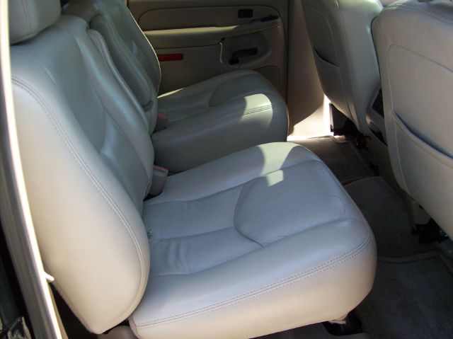 GMC Yukon XL 2005 photo 12