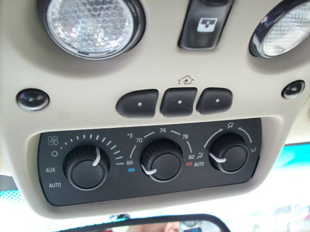 GMC Yukon XL 2005 photo 18
