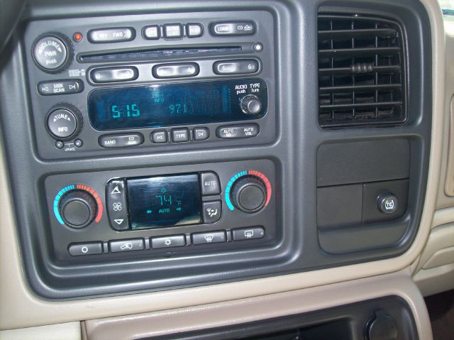 GMC Yukon XL 2005 photo 4