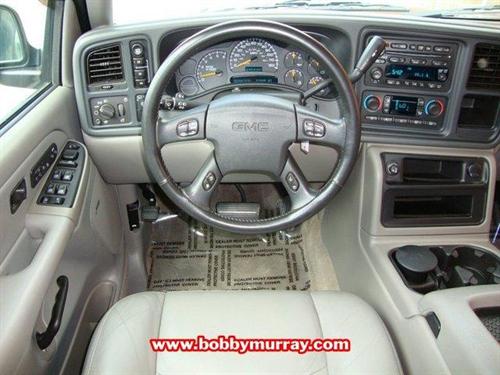 GMC Yukon XL 2005 photo 2