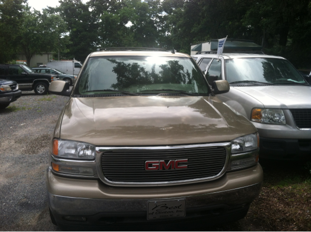 GMC Yukon XL Lariat/ 4 Wheel Drive SUV