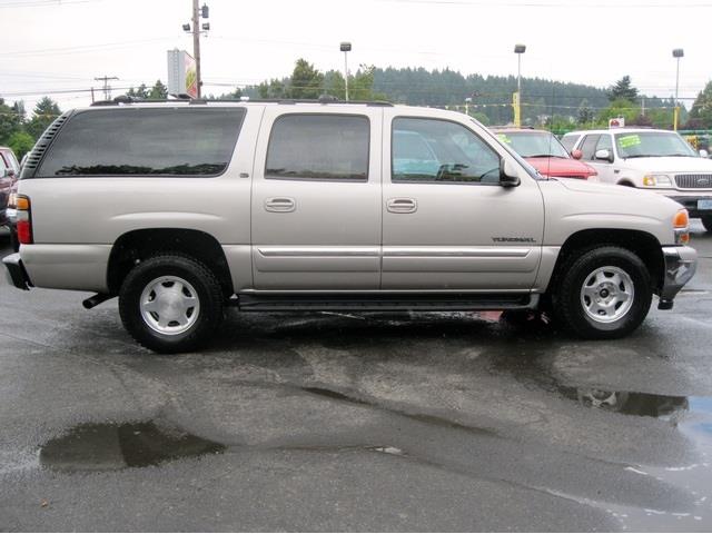 GMC Yukon XL SLT Plus Quad Cab Short Bed 4WD SUV