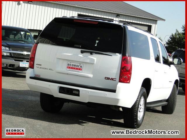 GMC Yukon XL 2007 photo 2