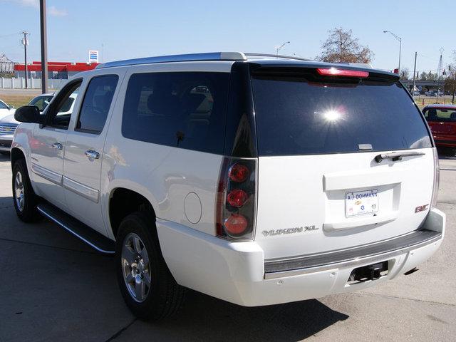 GMC Yukon XL 2007 photo 4