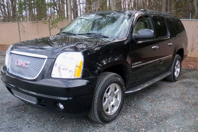 GMC Yukon XL EX Sedan 4D Sport Utility