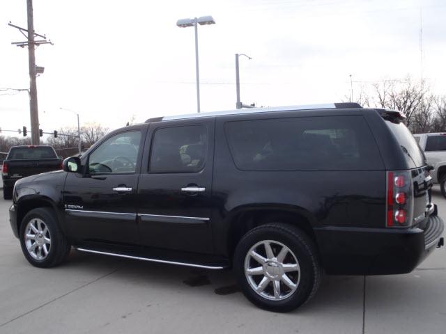 GMC Yukon XL TDI Sport Utility
