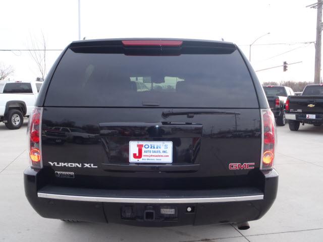 GMC Yukon XL 2007 photo 1