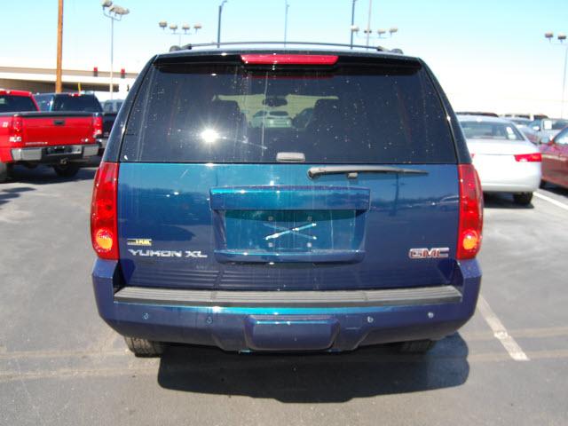 GMC Yukon XL 2007 photo 2
