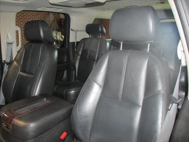 GMC Yukon XL DX X-cab4 W D SUV