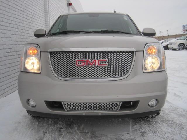 GMC Yukon XL 2007 photo 2