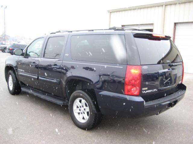 GMC Yukon XL Water Truck Unspecified