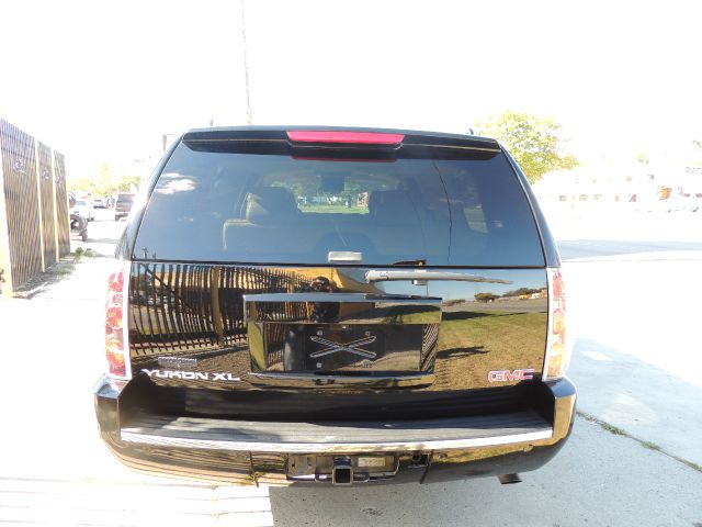 GMC Yukon XL 2007 photo 3