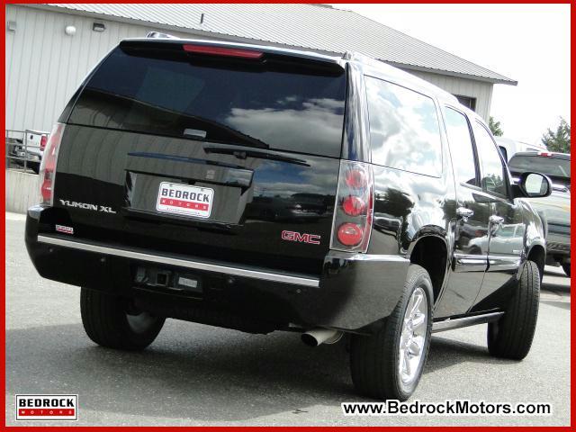 GMC Yukon XL 2007 photo 2