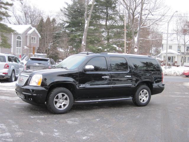 GMC Yukon XL EX Sedan 4D Unspecified