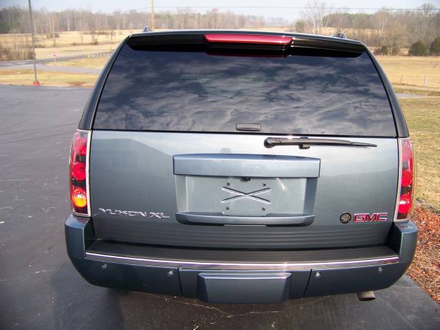 GMC Yukon XL 2007 photo 2