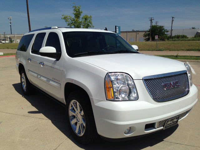 GMC Yukon XL SXT Van SUV