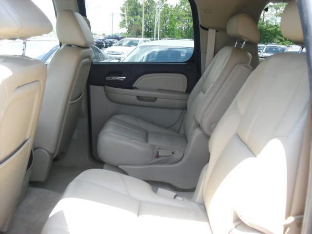 GMC Yukon XL EX Sedan 4D SUV