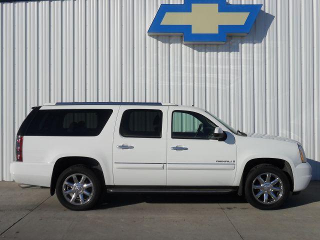 GMC Yukon XL Unknown Sedan