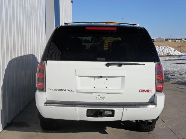 GMC Yukon XL 2007 photo 2