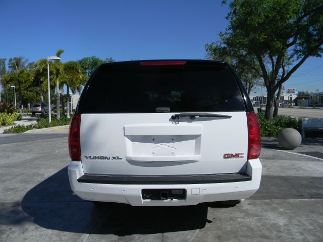 GMC Yukon XL 2007 photo 3