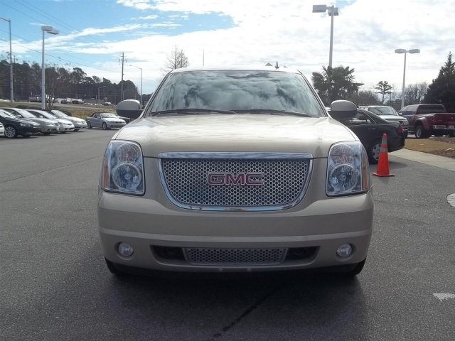 GMC Yukon XL 2008 photo 2