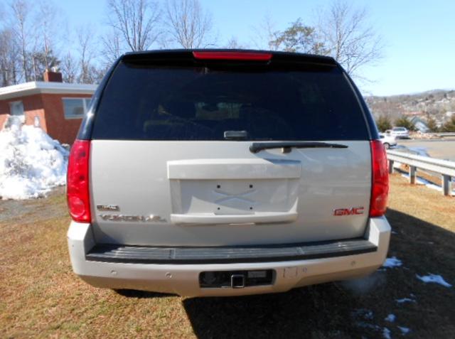 GMC Yukon XL 2008 photo 2