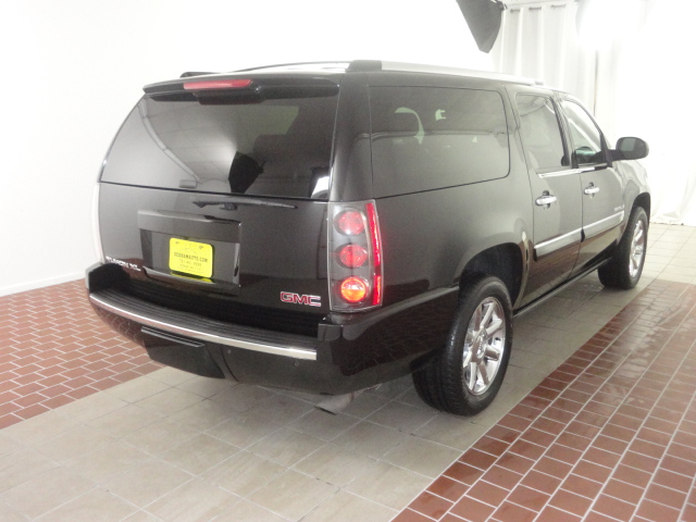 GMC Yukon XL 2008 photo 2