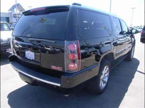 GMC Yukon XL 2008 photo 2