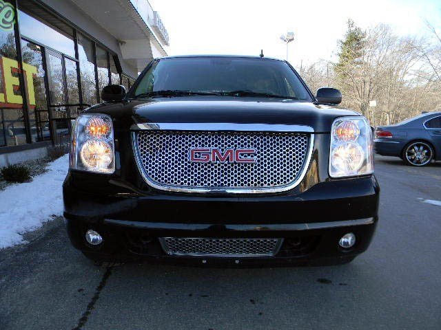 GMC Yukon XL 2008 photo 2