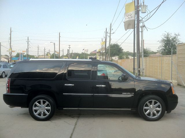 GMC Yukon XL 2008 photo 2
