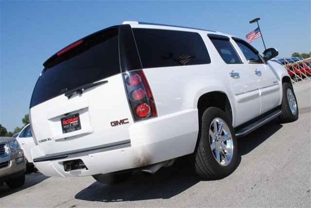 GMC Yukon XL EX Sedan 4D Unspecified