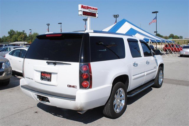 GMC Yukon XL 2008 photo 4