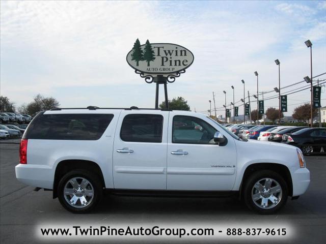 GMC Yukon XL XLT 4 DOOR Extended CAB 4X4 Sport Utility