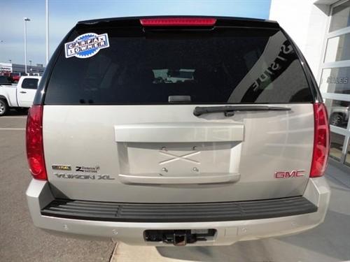GMC Yukon XL 2008 photo 2