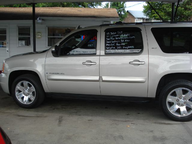 GMC Yukon XL 2008 photo 2