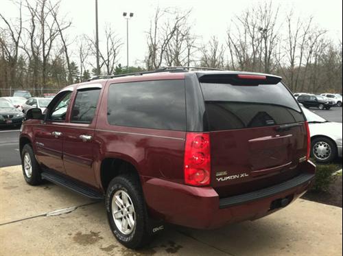 GMC Yukon XL 2008 photo 2