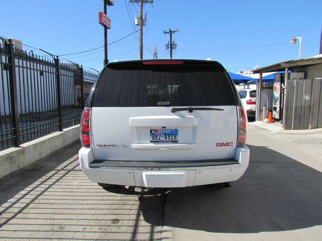 GMC Yukon XL 2008 photo 2