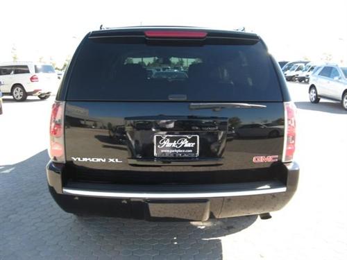 GMC Yukon XL 2008 photo 3