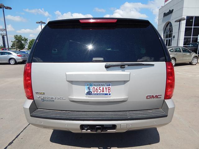 GMC Yukon XL 3500 SLT Crew LB Dually DSL SUV