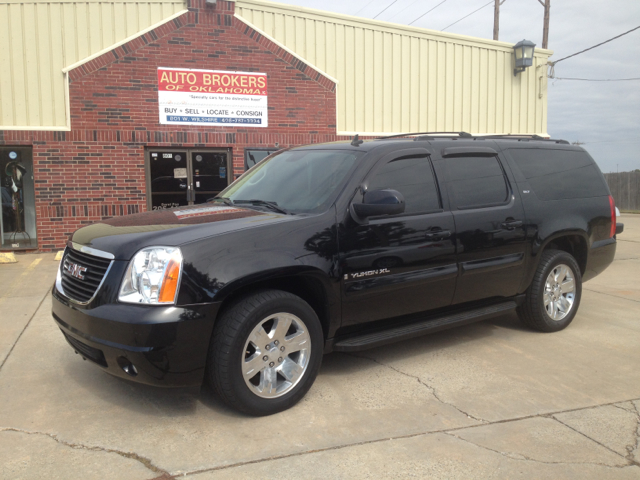 GMC Yukon XL 2008 photo 2